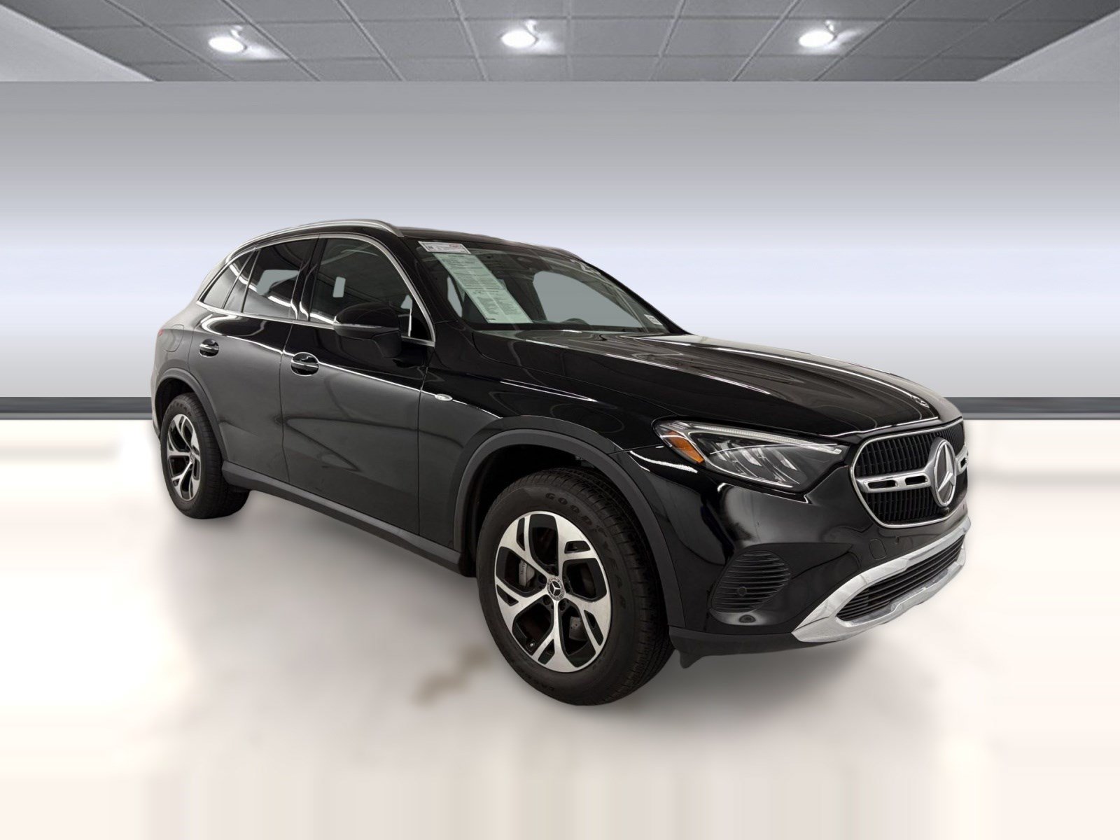 Used 2025 Mercedes-Benz GLC 350e 4MATIC image 7
