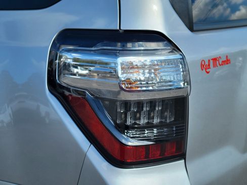 Used 2019 Toyota 4Runner SR5 Premium image 10