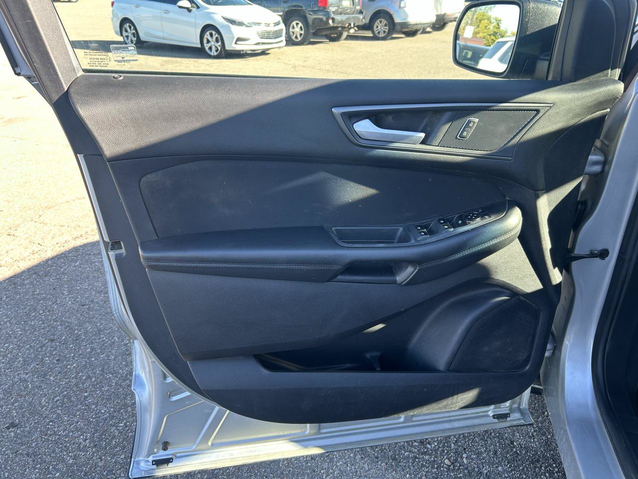 Used 2019 Ford Edge SE AWD/4WD image 14