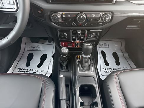 New 2026 Jeep Wrangler Unlimited Rubicon w/ Steel Bumper Group image 33