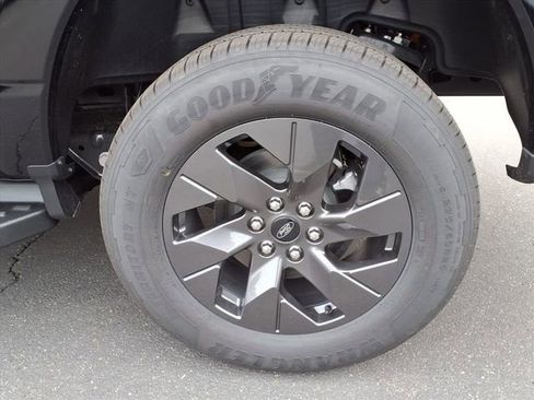 New 2025 Ford F150 Lightning Lariat image 5