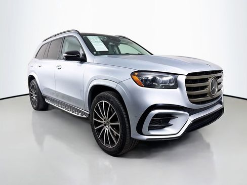 Used 2024 Mercedes-Benz GLS 450 4MATIC image 3