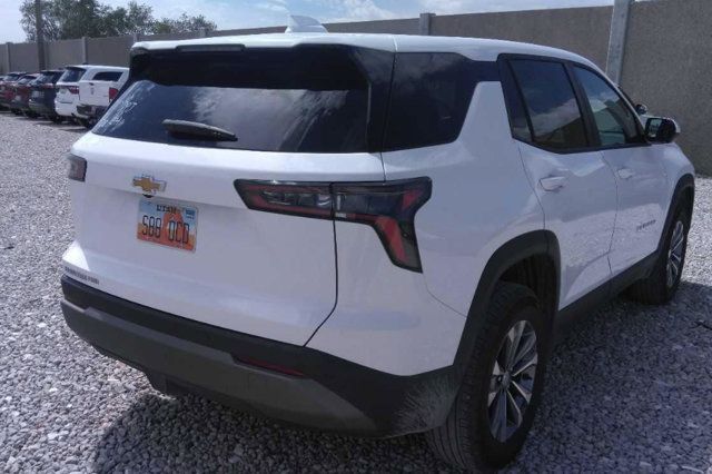 Used 2026 Chevrolet Equinox LT FWD image 3