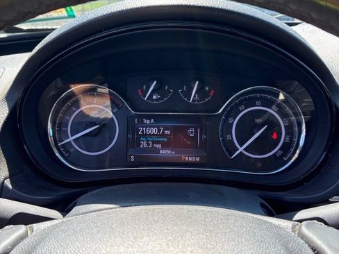 Used 2017 Buick Regal Sport Touring FWD image 7