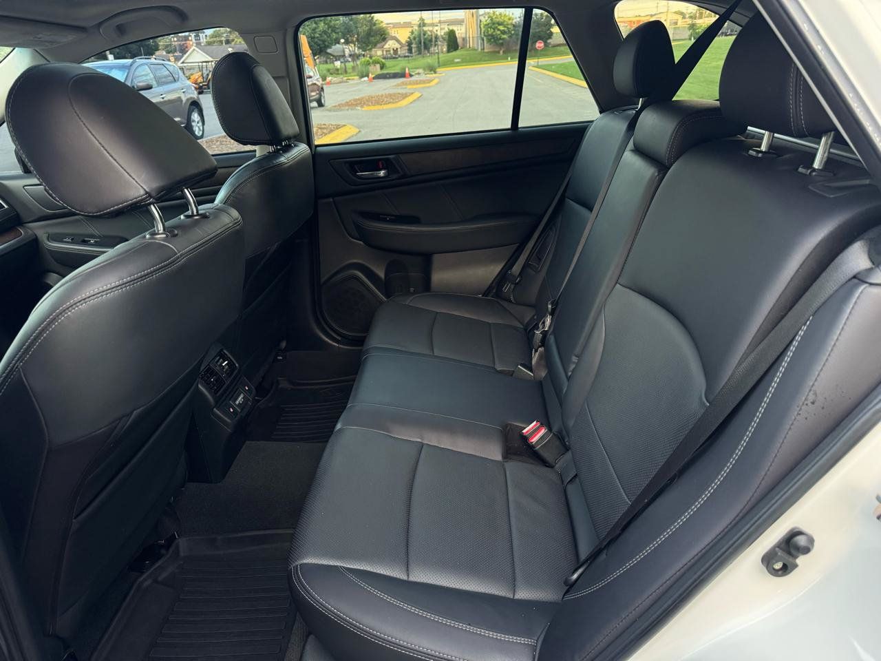 Used 2018 Subaru Outback 2.5i Limited AWD/4WD image 15