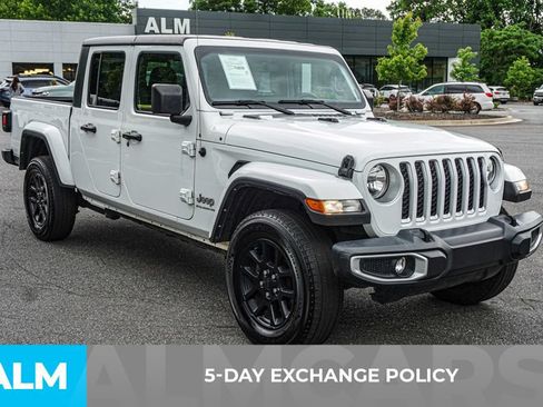 Used 2023 Jeep Gladiator Overland AWD/4WD image 3