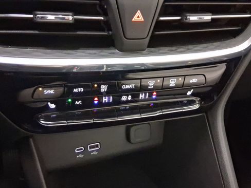 Used 2025 Buick Encore GX Avenir w/ Avenir Technology Package image 26