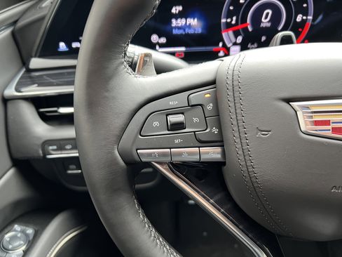 Used 2024 Cadillac Escalade V w/ LPO, ONYX Package image 30