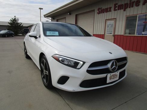 Used 2022 Mercedes-Benz A 220 4MATIC image 3