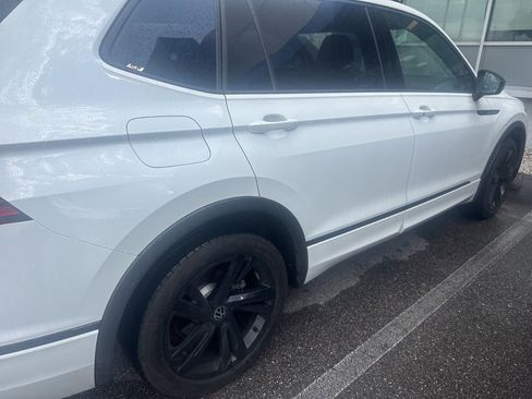 Used 2024 Volkswagen Tiguan SE R-Line image 3