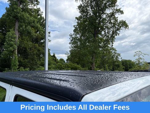 Used 2017 Jeep Wrangler Unlimited Sport AWD/4WD image 9