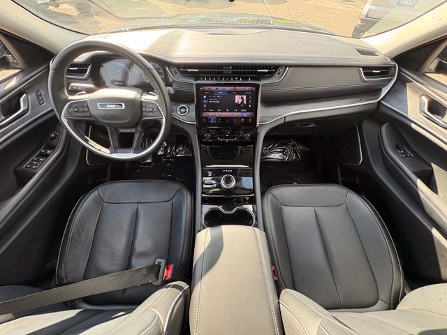 Used 2022 Jeep Grand Cherokee L Limited AWD/4WD image 22