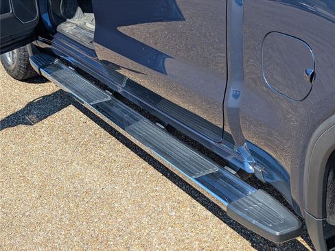 Used 2023 GMC Sierra 1500 SLT image 9