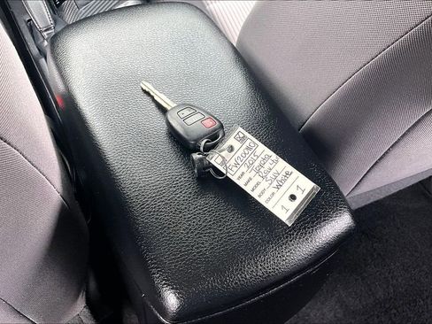 Used 2015 Toyota RAV4 LE image 13