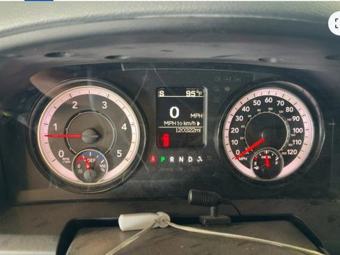 Used 2018 RAM 2500 Tradesman w/ Chrome Appearance Group image 11