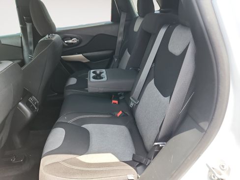 Used 2018 Jeep Cherokee Sport AWD/4WD image 13