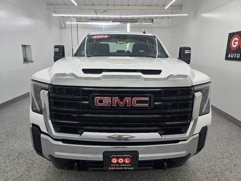 Used 2024 GMC Sierra 2500 Pro w/ Fleet Convenience Package AWD/4WD image 2