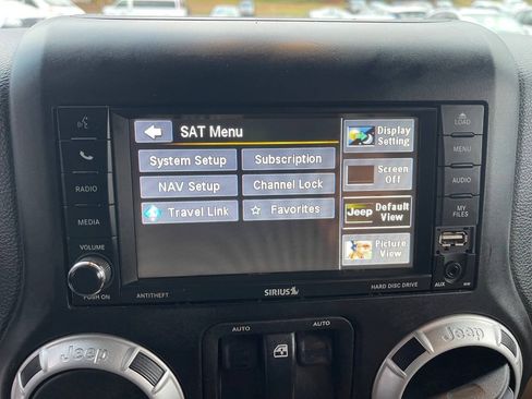Used 2014 Jeep Wrangler Sahara w/ Connectivity Group AWD/4WD image 17