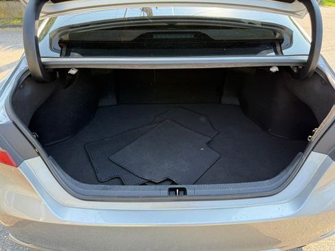 Used 2022 Toyota Camry SE w/ Carpet Mat Package (TMS) AWD/4WD image 21