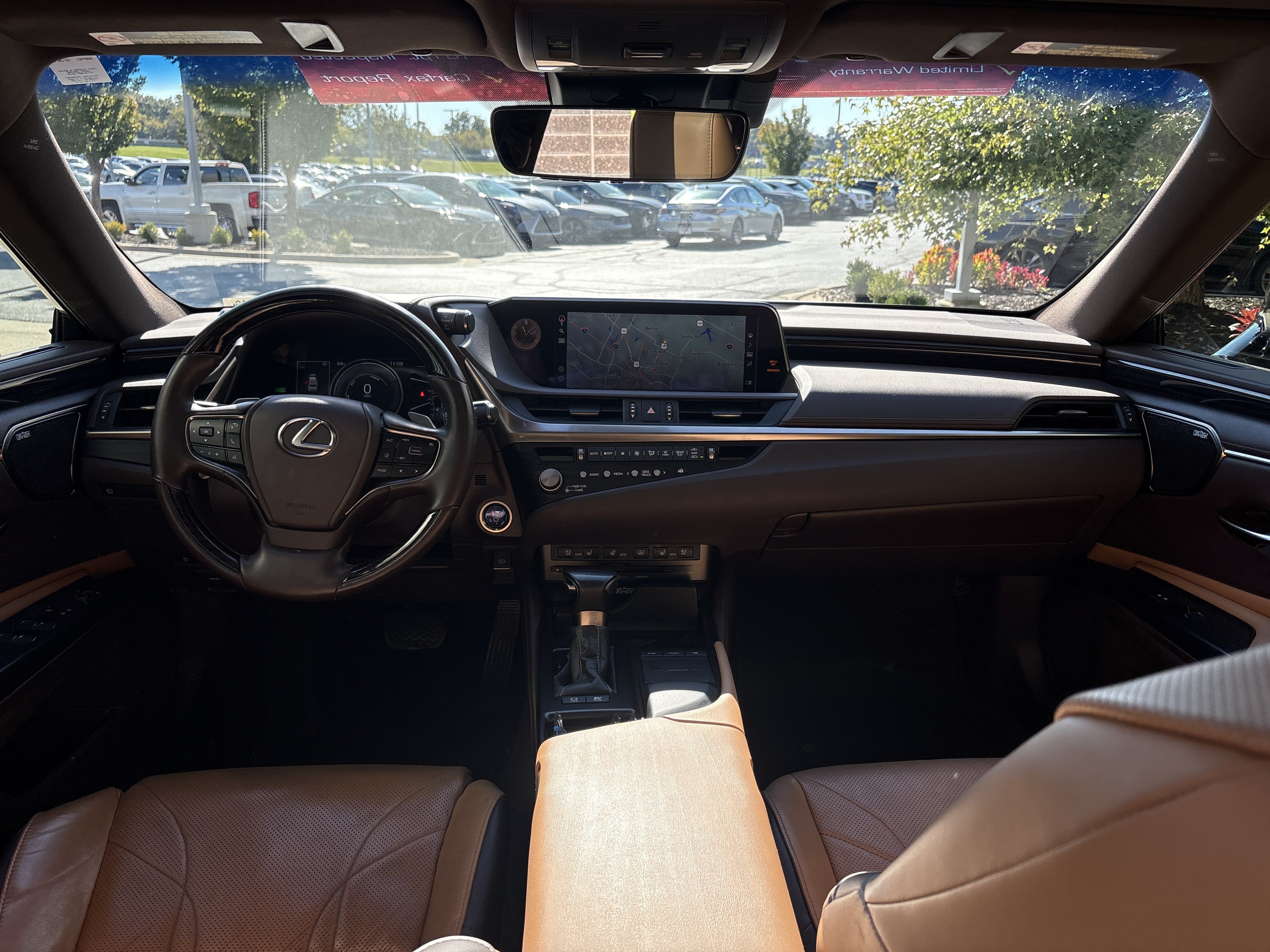 Used 2021 Lexus ES 300h w/ Accessory Package 2 FWD image 29
