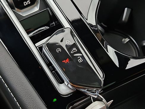 New 2026 Volkswagen Atlas Cross Sport SE image 15