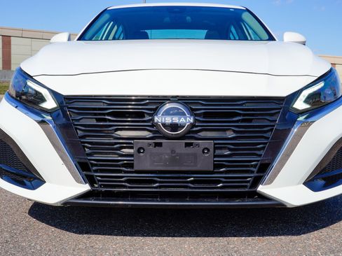 Used 2023 Nissan Altima 2.5 SL AWD/4WD image 9