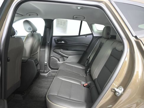 Used 2024 Chevrolet Trax ACTIV w/ Driver Confidence Package image 17