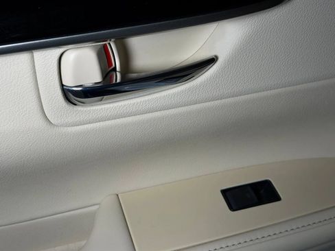 Used 2014 Lexus ES 350 FWD image 16