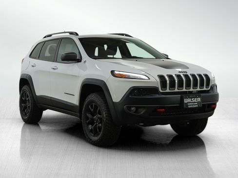 Used 2018 Jeep Cherokee Trailhawk w/ Cold Weather Group image 7
