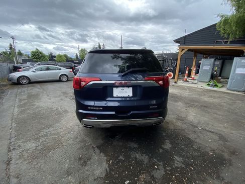 Used 2018 GMC Acadia Denali w/ Technology Package AWD/4WD image 5