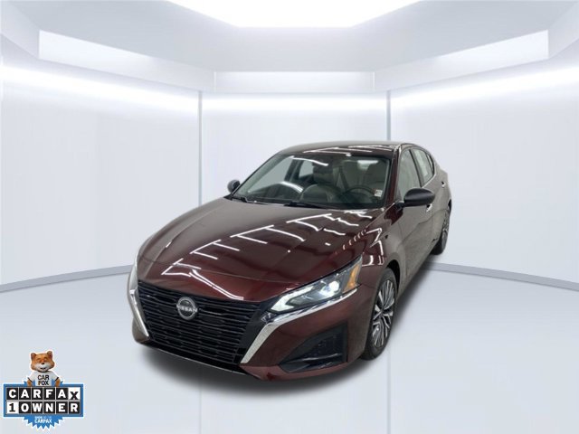 Used 2025 Nissan Altima 2.5 SV FWD image 2