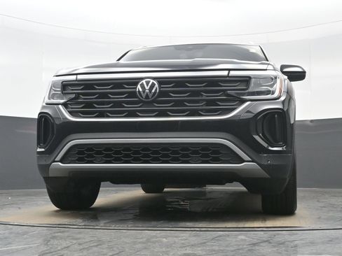 Used 2024 Volkswagen Atlas Cross Sport SE image 25
