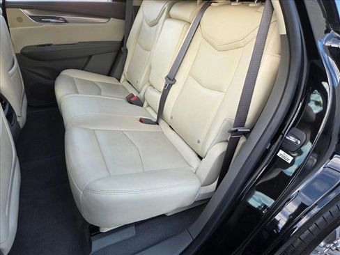 Used 2017 Cadillac XT5 Luxury w/ Driver Awareness Package image 18