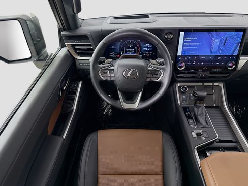 Used 2025 Lexus GX 550 w/ Cold Area Package AWD/4WD image 23