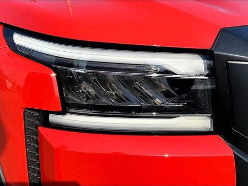 Used 2025 Nissan Frontier PRO-4X w/ Interior Protection Package image 40