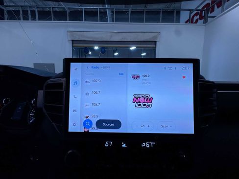 Used 2022 Toyota Tundra Limited AWD/4WD image 16