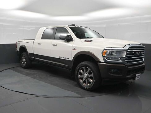 Used 2020 RAM 2500 Limited AWD/4WD image 2