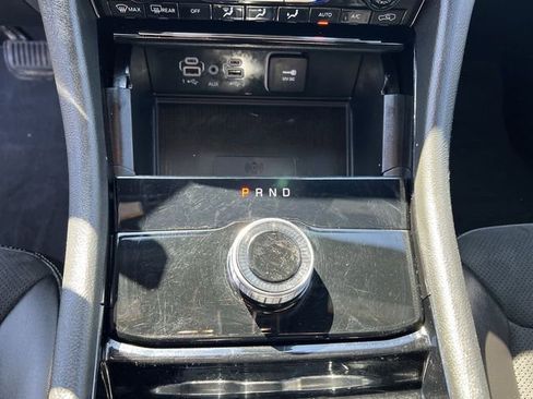 Used 2023 Jeep Grand Cherokee L Laredo AWD/4WD image 22