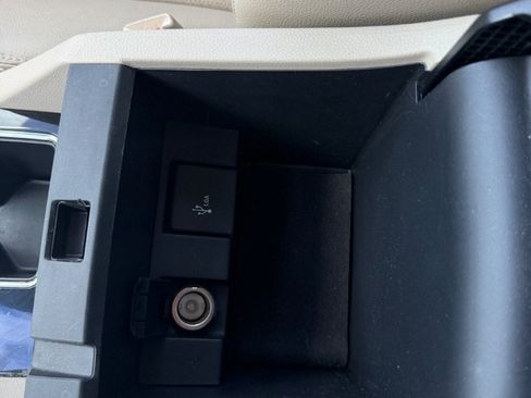 Used 2017 Honda Accord EX-L image 9