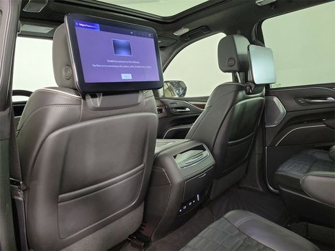 Used 2022 Cadillac Escalade ESV Sport Platinum w/ LPO, ONYX Package image 13