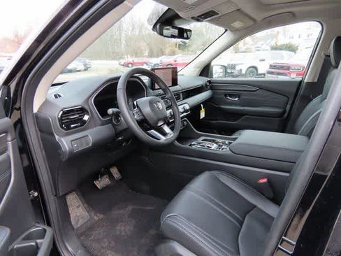 New 2026 Honda Pilot Touring image 2