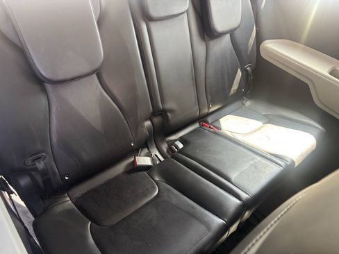 Used 2023 Kia Carnival LX FWD image 22