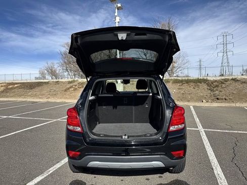 Used 2020 Chevrolet Trax LT w/ LT Convenience Package image 26