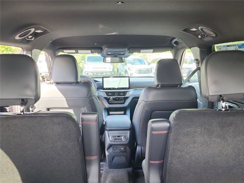 New 2026 Ford Explorer ST-Line w/ ST-Line Street Pack image 17