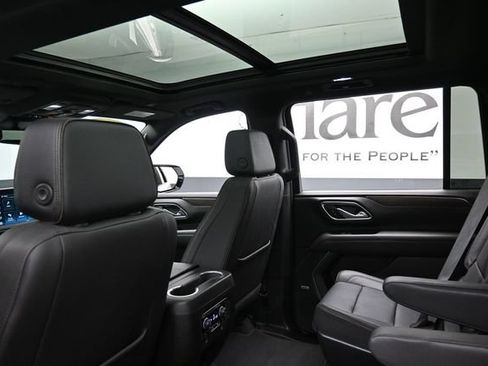 Used 2023 Chevrolet Suburban High Country AWD/4WD image 27