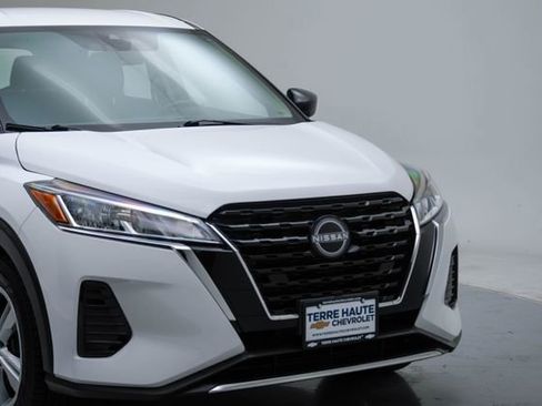 Used 2022 Nissan Kicks S FWD image 11