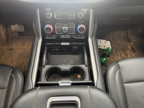Used 2023 GMC Yukon XL Denali w/ Denali Reserve Package AWD/4WD image 18