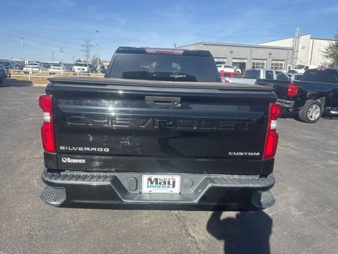 Used 2019 Chevrolet Silverado 1500 Custom w/ Infotainment Package image 4