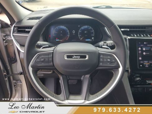 Used 2023 Jeep Grand Cherokee L Laredo RWD image 20