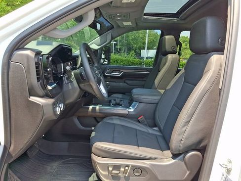 Used 2025 GMC Sierra 2500 SLT w/ SLT Premium Package AWD/4WD image 13